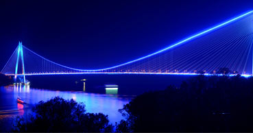Yavuz Sultan Selim Köprüsü Dünya Çocuk Günü için mavi ışıklandırılıyor