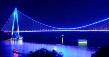 Yavuz Sultan Selim Köprüsü otizm farkındalığı için mavi ışık yaktı