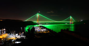 Yavuz Sultan Selim Köprüsü Cerebral Palsy farkındalığı için yeşil aydınlatıldı
