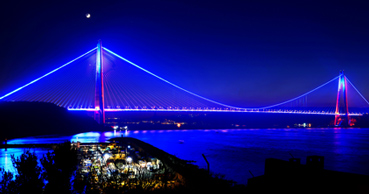 Yavuz Sultan Selim Köprüsü  otizme mavi ışık yakıyor